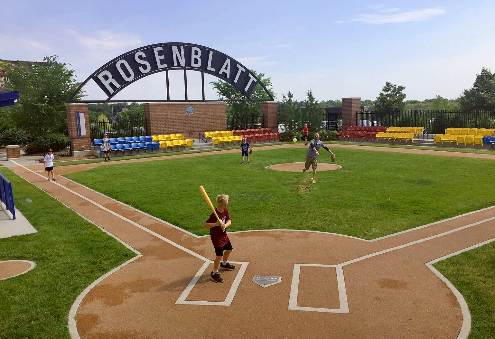 san-van-dong-Rosenblatt