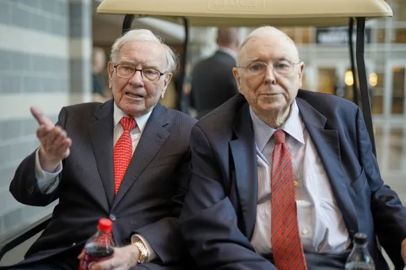 Warren-buffett-va-charlie-munger