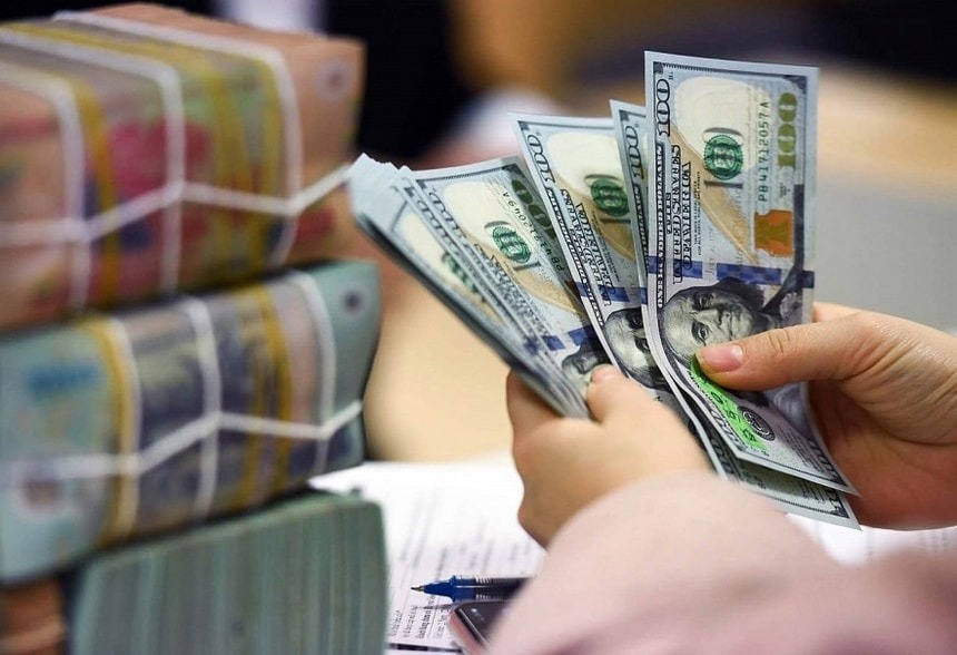 VND giảm giá dù USD yếu là vì sao?