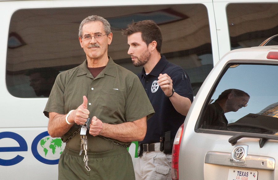 Nỗ lực bỏ trốn và bị phục kích