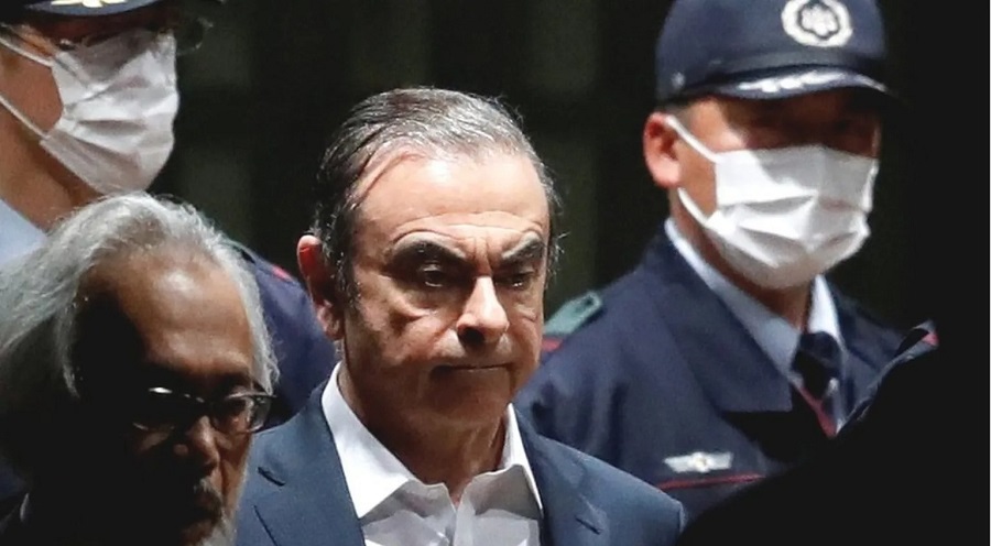 Carlos Ghosn bị bắt ngay tại sân bay